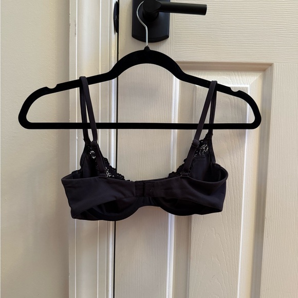 Skims Fits Everybody Lace Unlined Scoop Bra - Picture 5 of 6